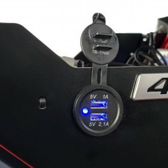 USB порт Caterwil в  USB порт Caterwil в